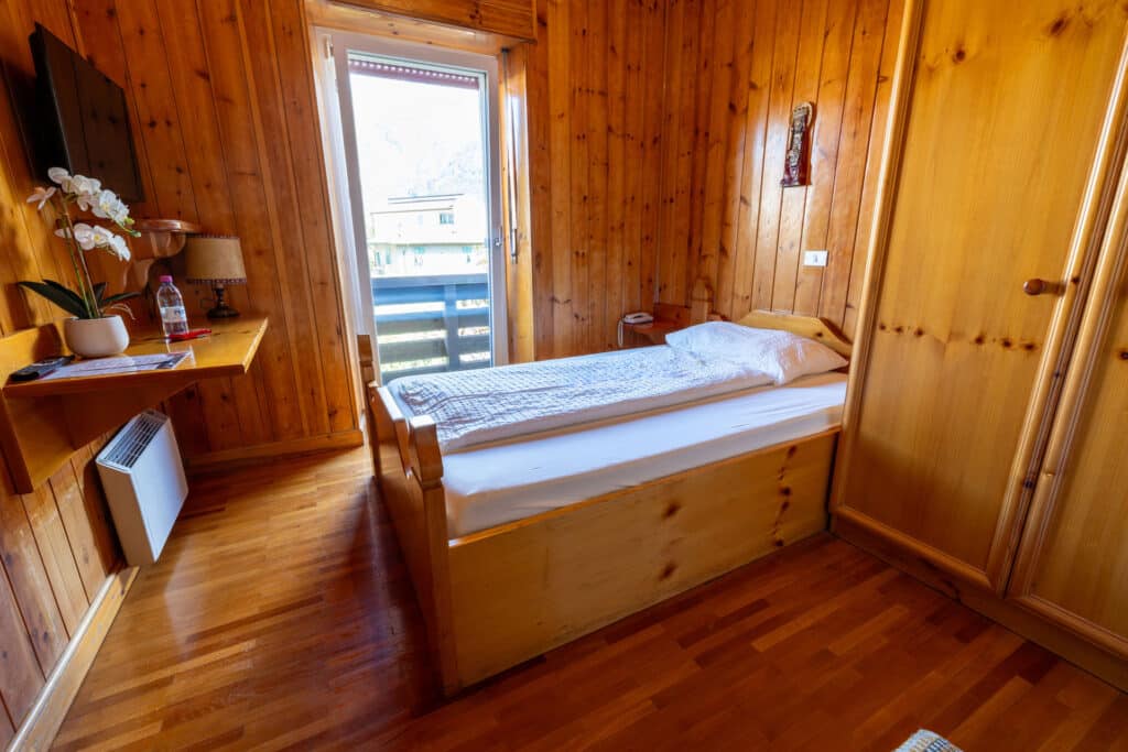 Singola 6631 villaggio hotel aquila